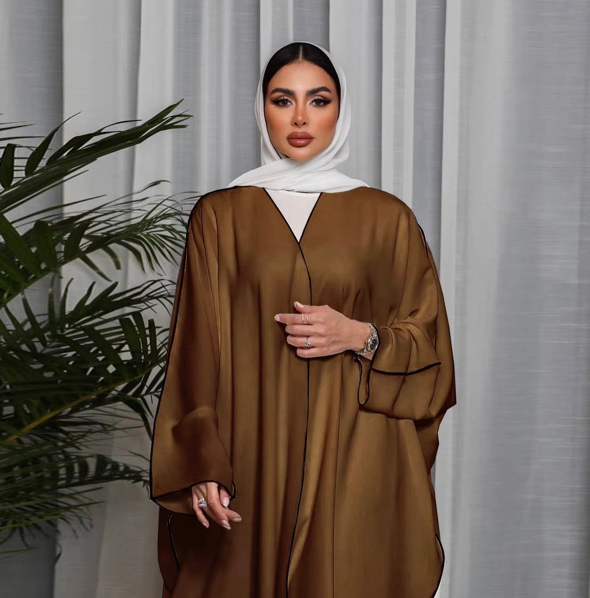 Abaya Hanae – Élégance Oversized avec Ceinture - Style Dubai