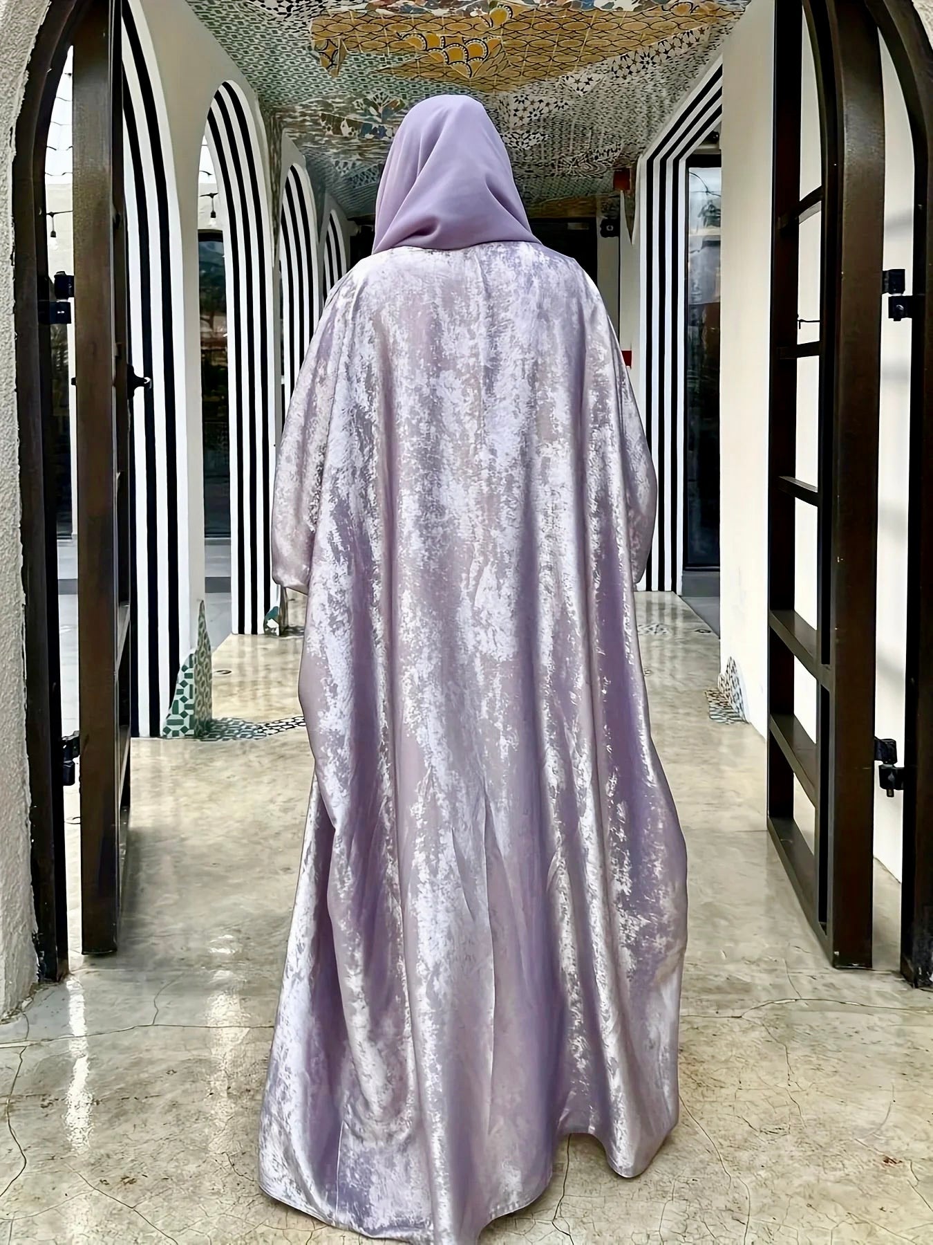 Abaya Yasmine – Élégance Pure Dubai, Simplicité et Raffinement